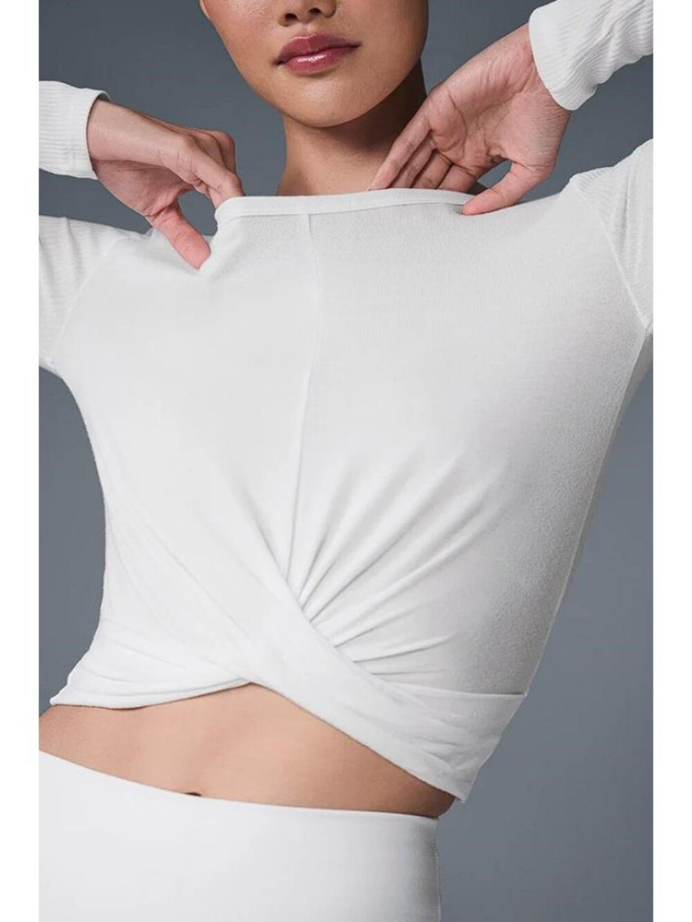 ALO YOGA Women's Cover Long Sleeve Top Size S In White - Picture 3 of 8